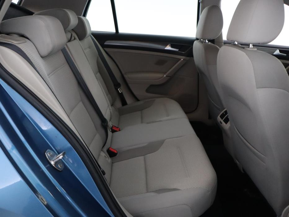 VOLKSWAGEN Golf 2013