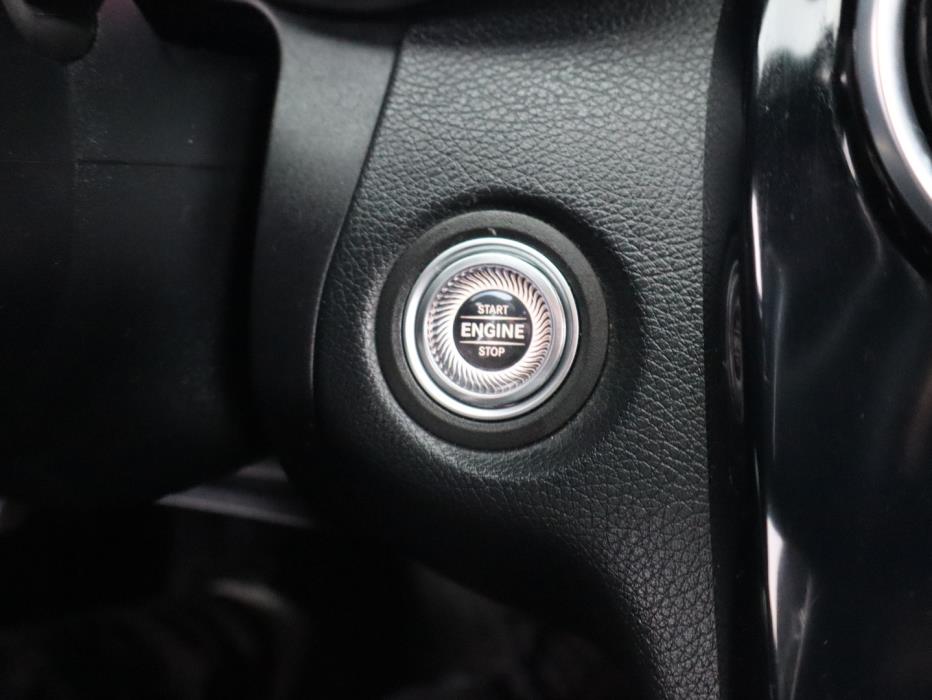 MERCEDES-BENZ C 2018