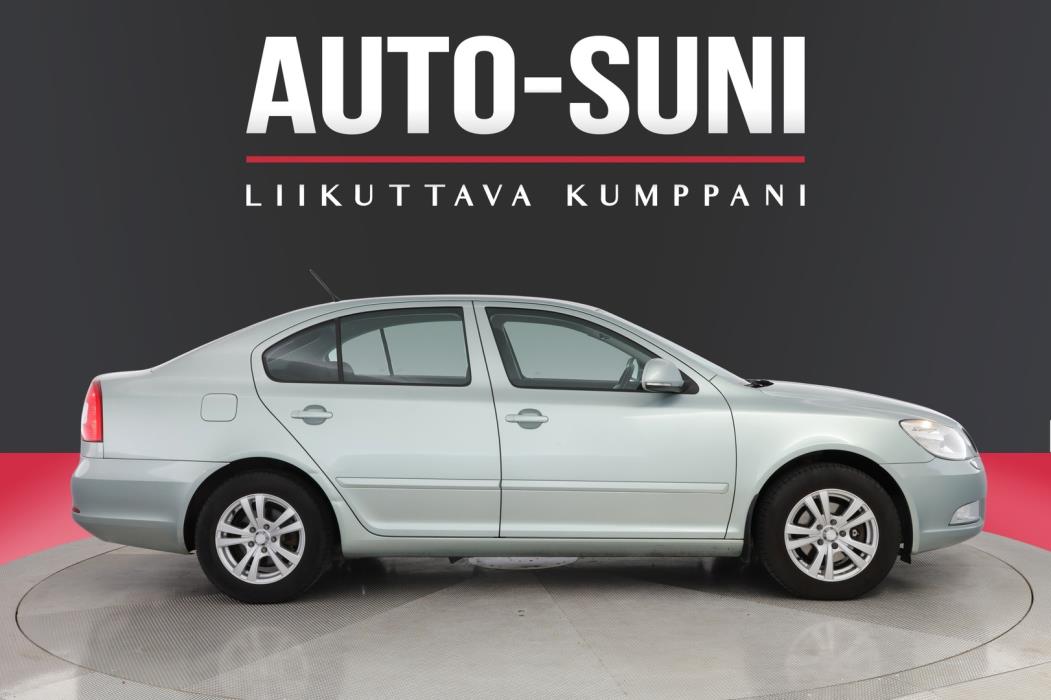 SKODA Octavia 2012