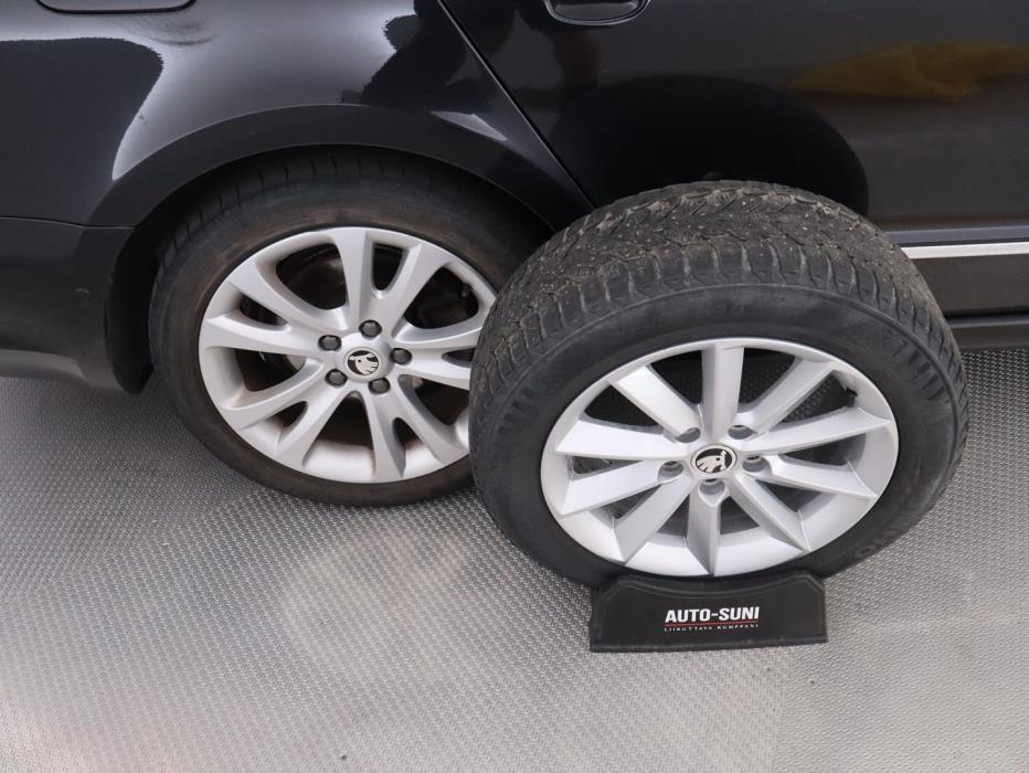 SKODA Superb 2014