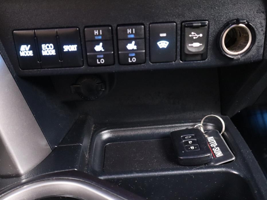 TOYOTA RAV4 2018