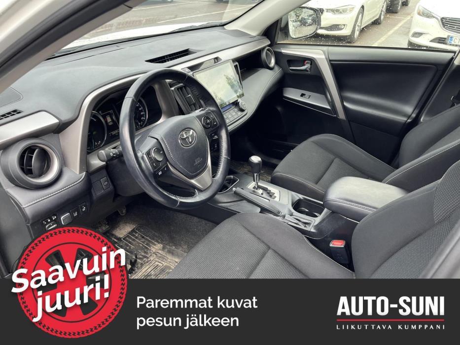 TOYOTA RAV4 2018