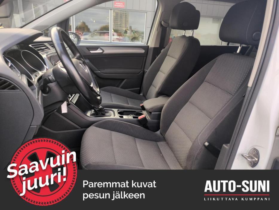 VOLKSWAGEN Touran 2018