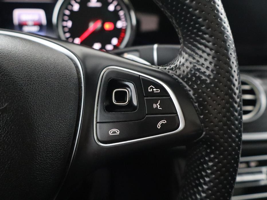 MERCEDES-BENZ E 2017