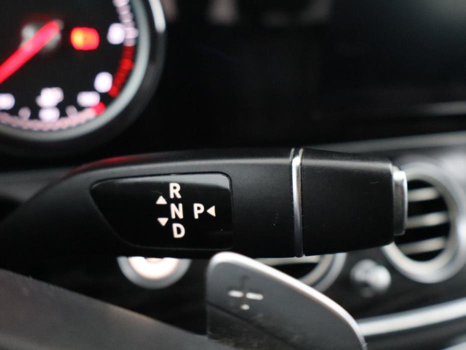 MERCEDES-BENZ E 2017