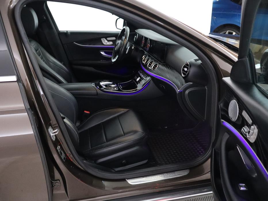 MERCEDES-BENZ E 2017