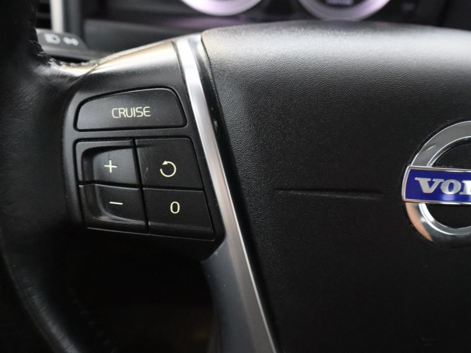 VOLVO V70 2013