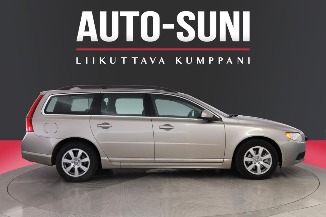 VOLVO V70 2013