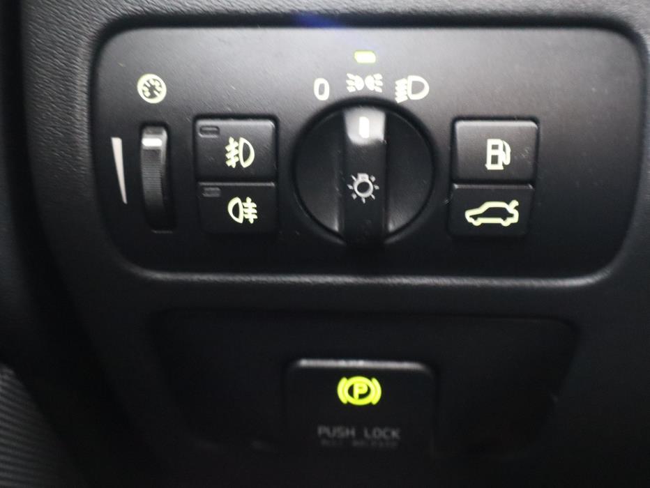 VOLVO V70 2013