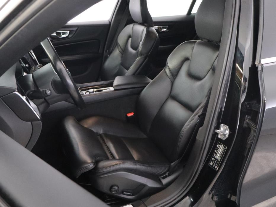 VOLVO V60 2019