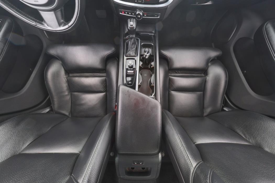 VOLVO V60 2019