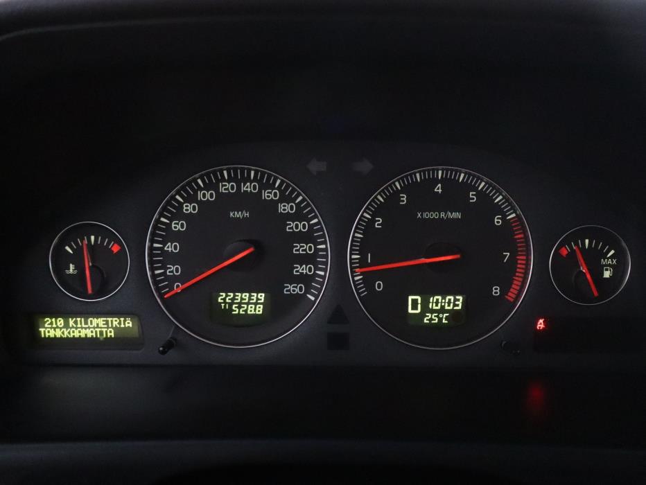 VOLVO V70 2005