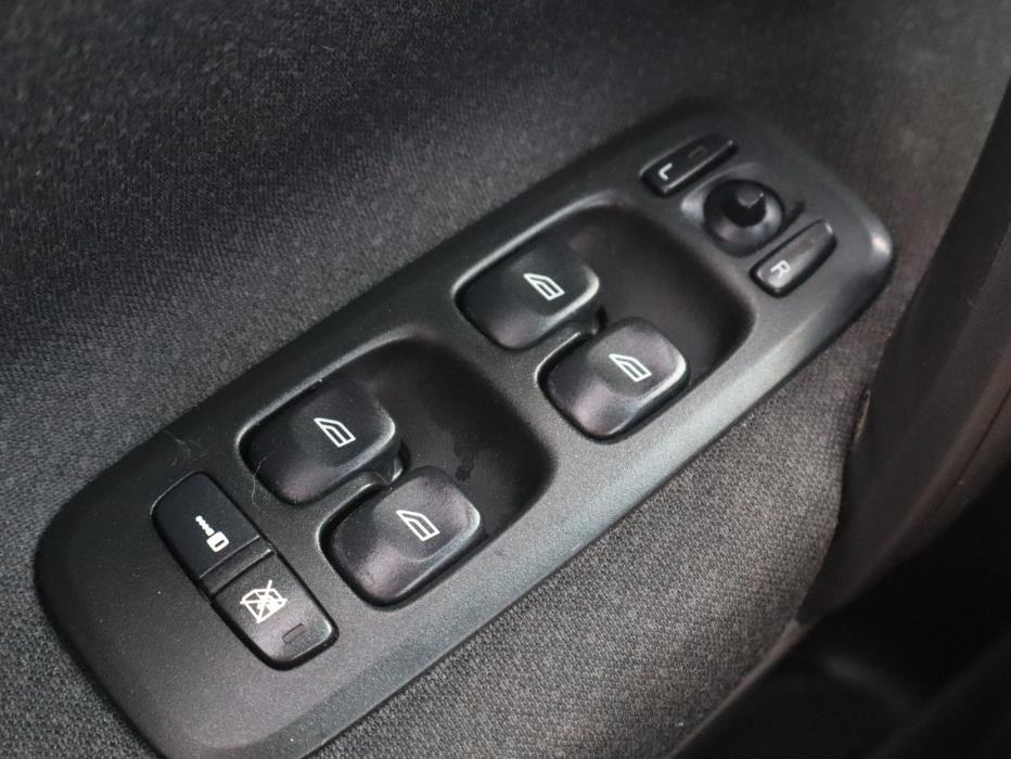VOLVO V70 2005