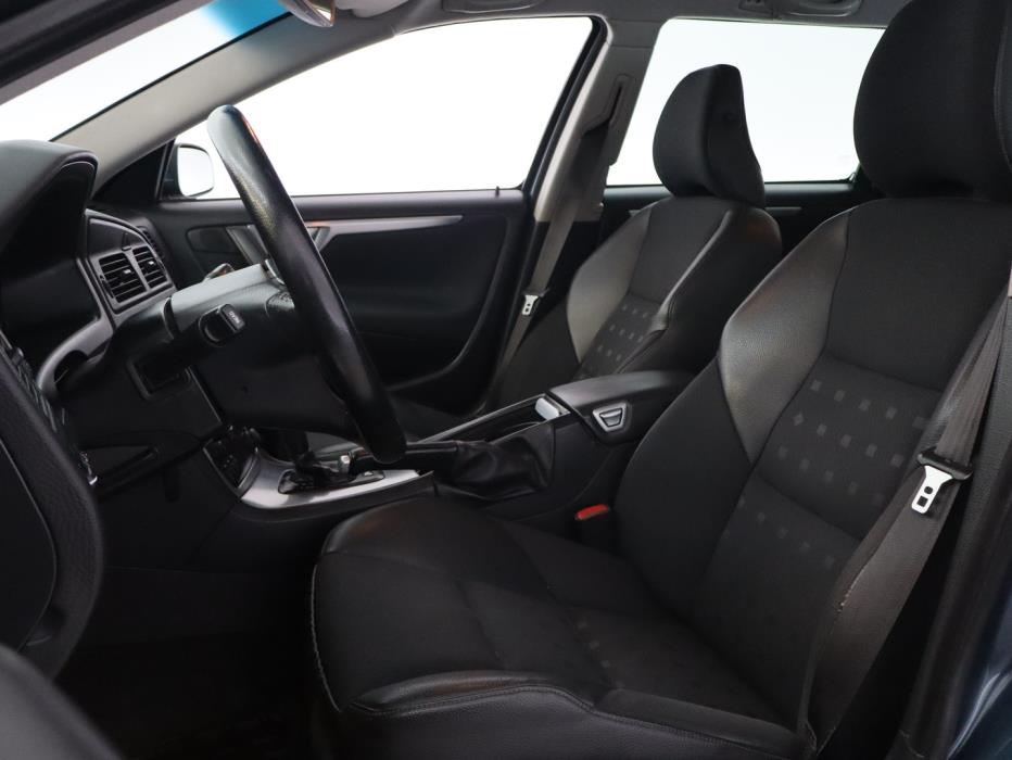 VOLVO V70 2005