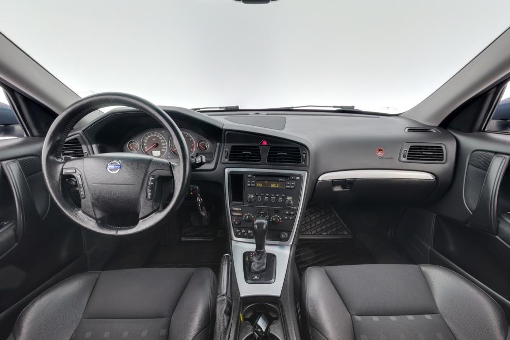 VOLVO V70 2005