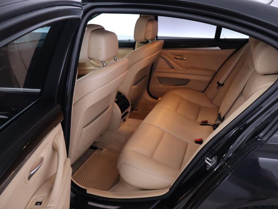 BMW 530 2010