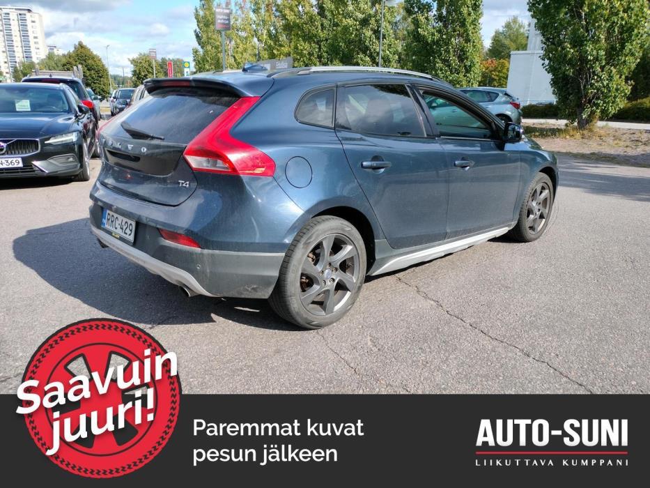 VOLVO V40 Cross Country 2013