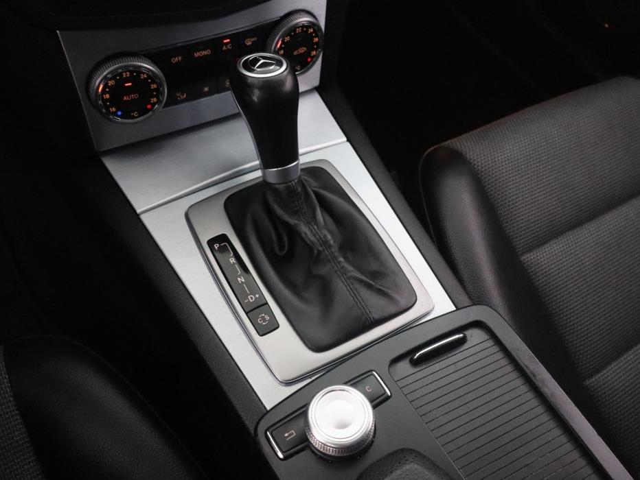MERCEDES-BENZ C 2008