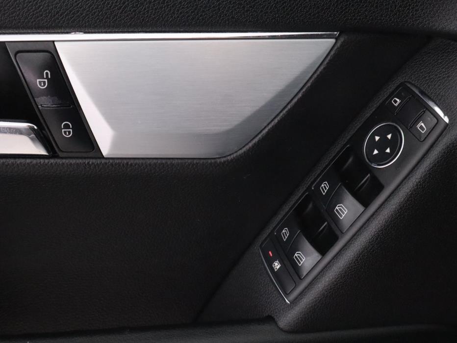 MERCEDES-BENZ C 2008