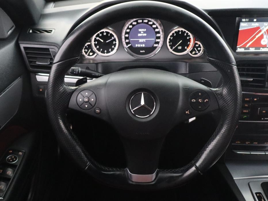 MERCEDES-BENZ E 2010