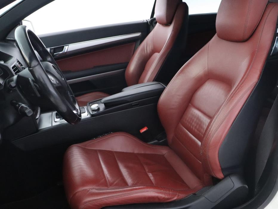 MERCEDES-BENZ E 2010