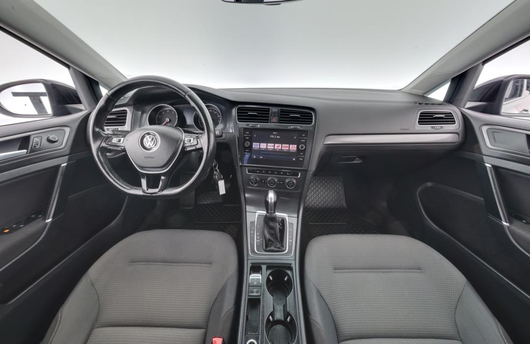 VOLKSWAGEN Golf 2017