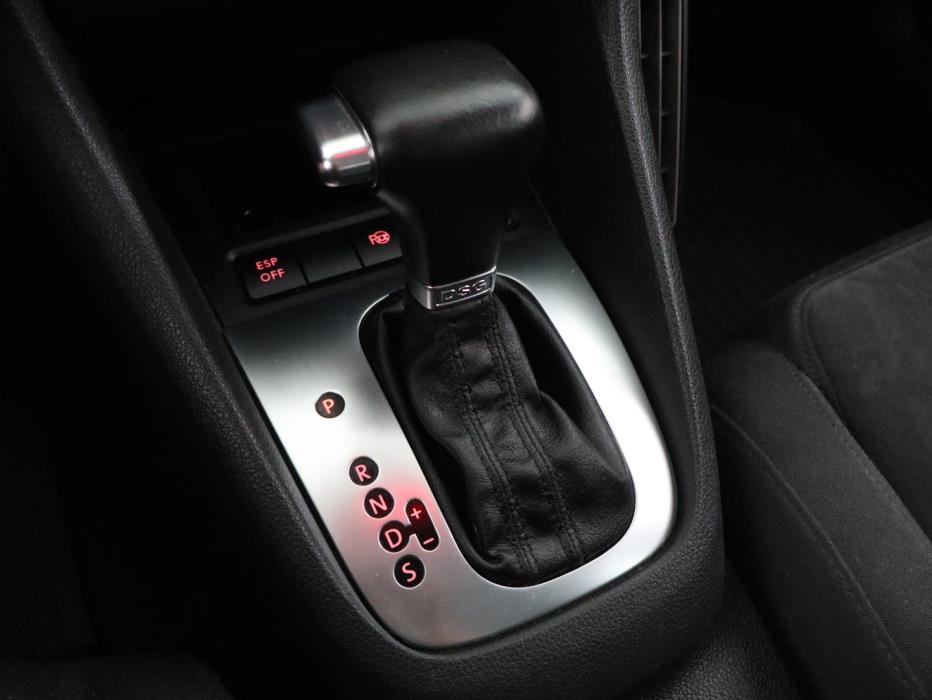 VOLKSWAGEN Golf 2010