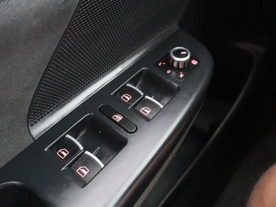 VOLKSWAGEN Golf 2010