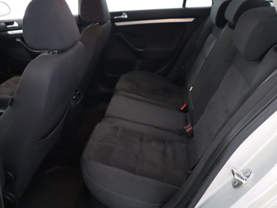 VOLKSWAGEN Golf 2010