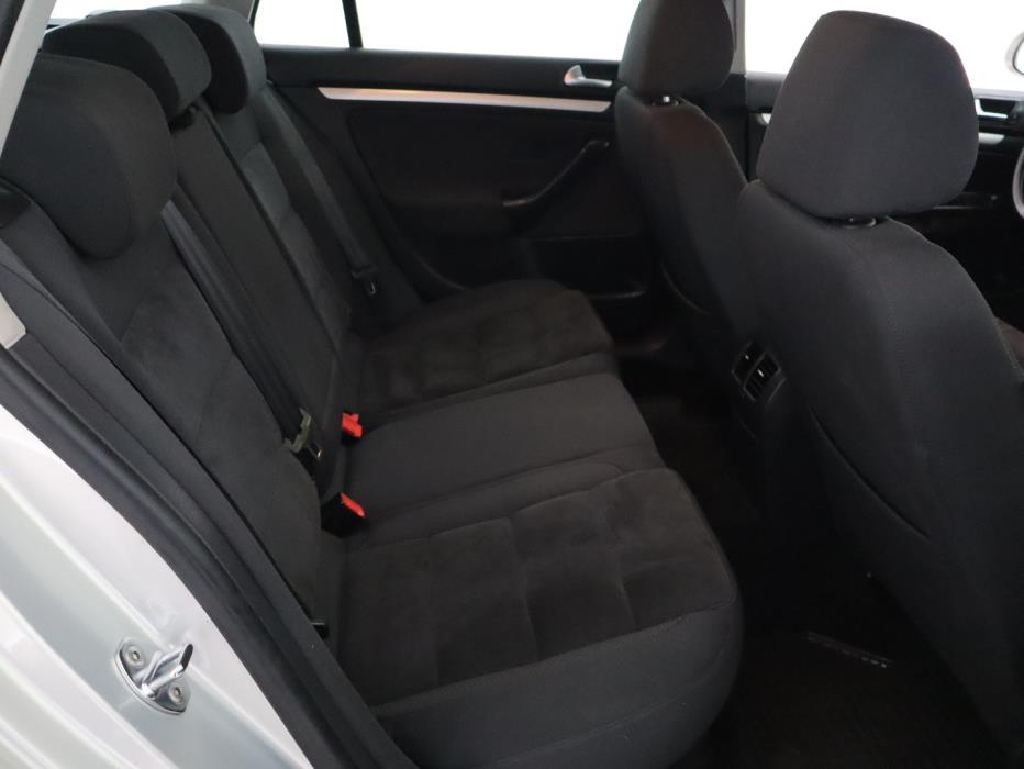 VOLKSWAGEN Golf 2010