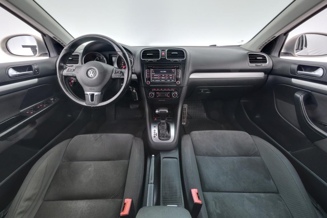 VOLKSWAGEN Golf 2010