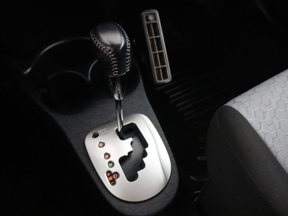 TOYOTA Yaris 2014