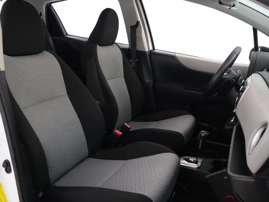 TOYOTA Yaris 2014
