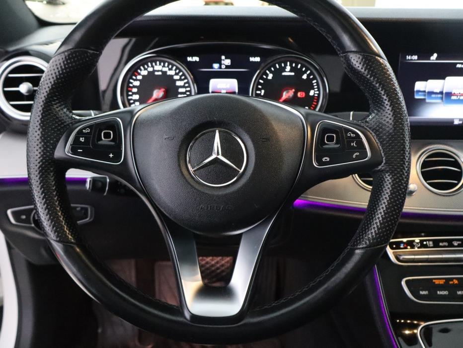 MERCEDES-BENZ E 2016