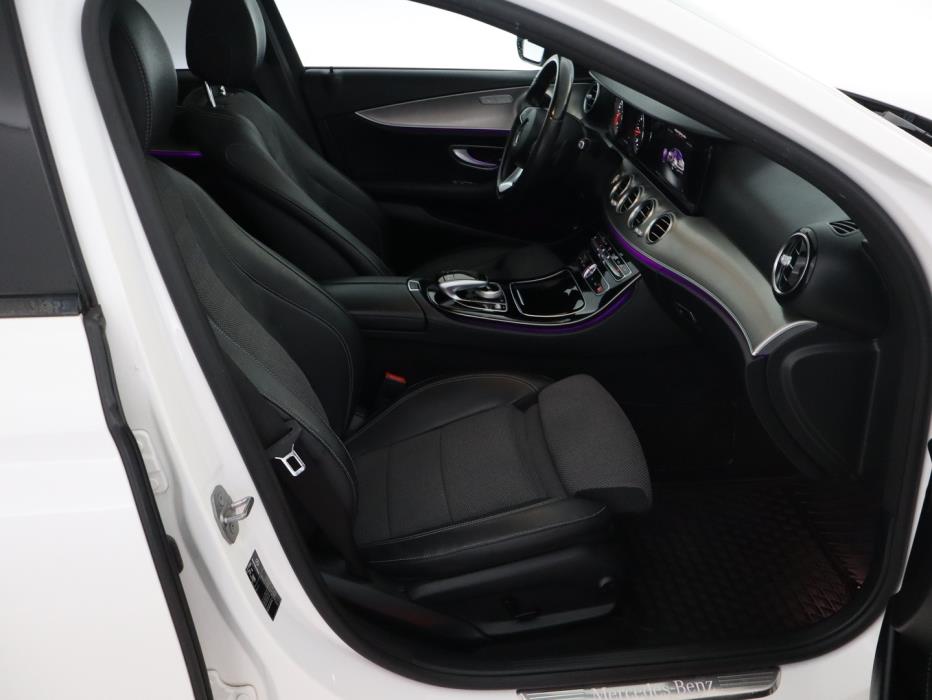 MERCEDES-BENZ E 2016