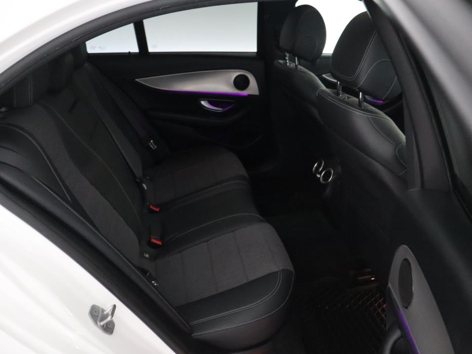 MERCEDES-BENZ E 2016