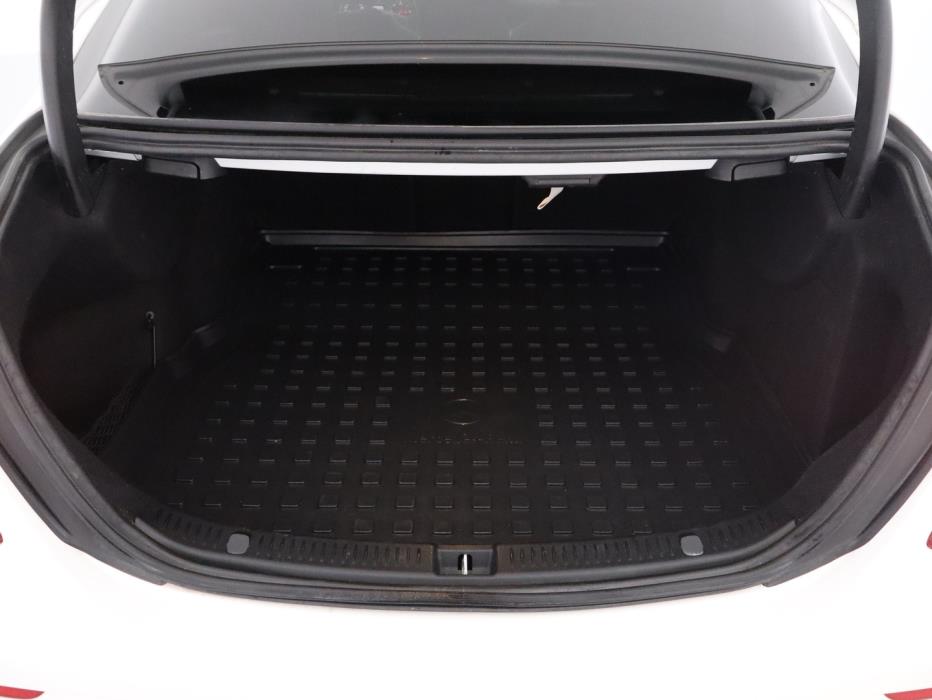 MERCEDES-BENZ E 2016