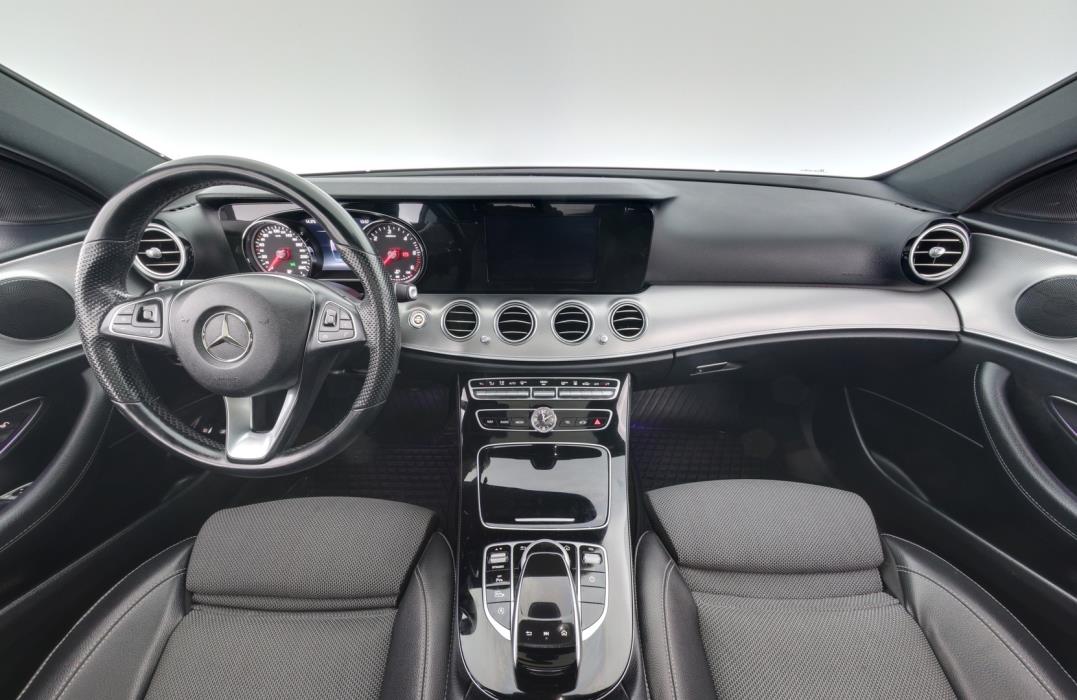 MERCEDES-BENZ E 2016