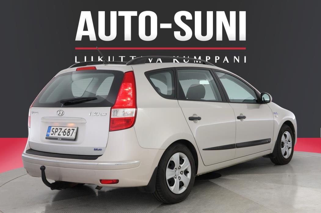 HYUNDAI i30 2010