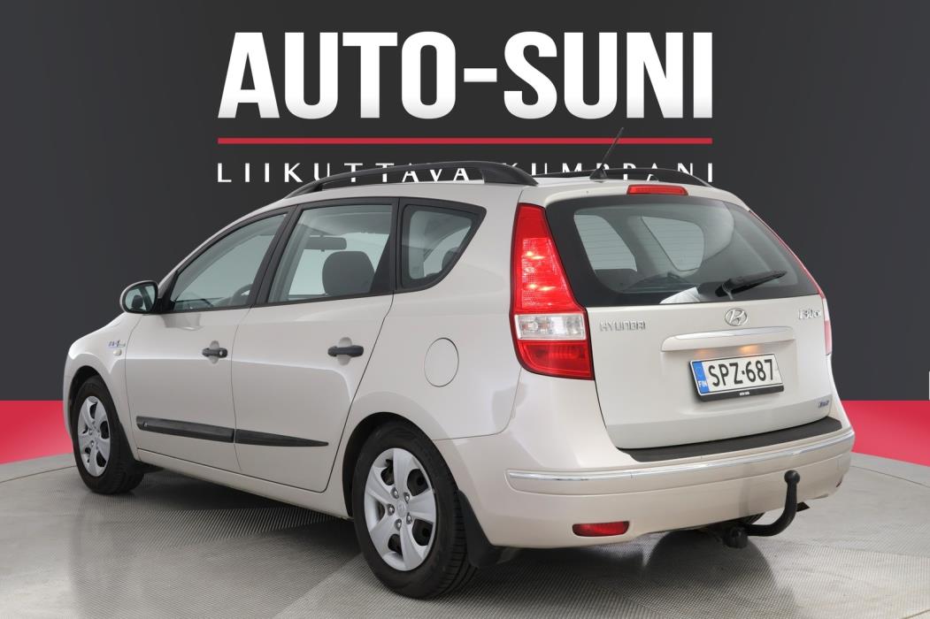 HYUNDAI i30 2010