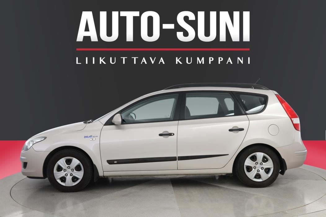 HYUNDAI i30 2010