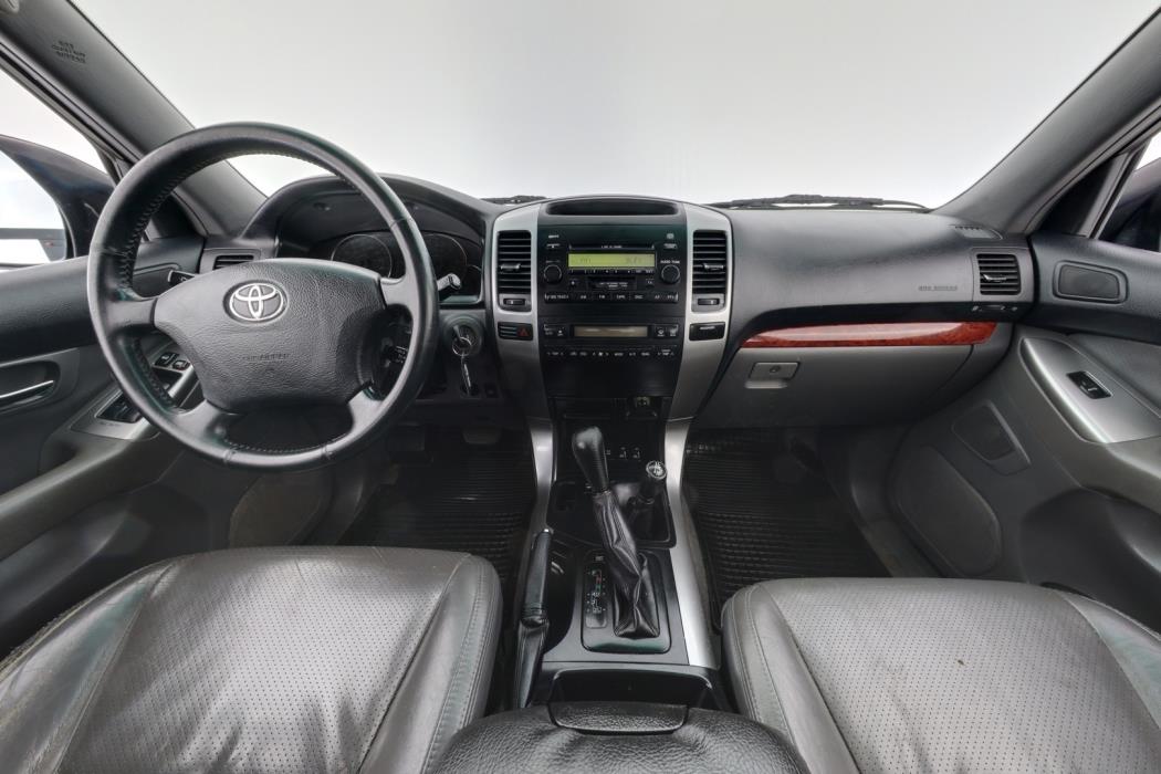 TOYOTA Land Cruiser 2005