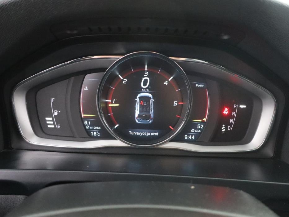 VOLVO V60 2015