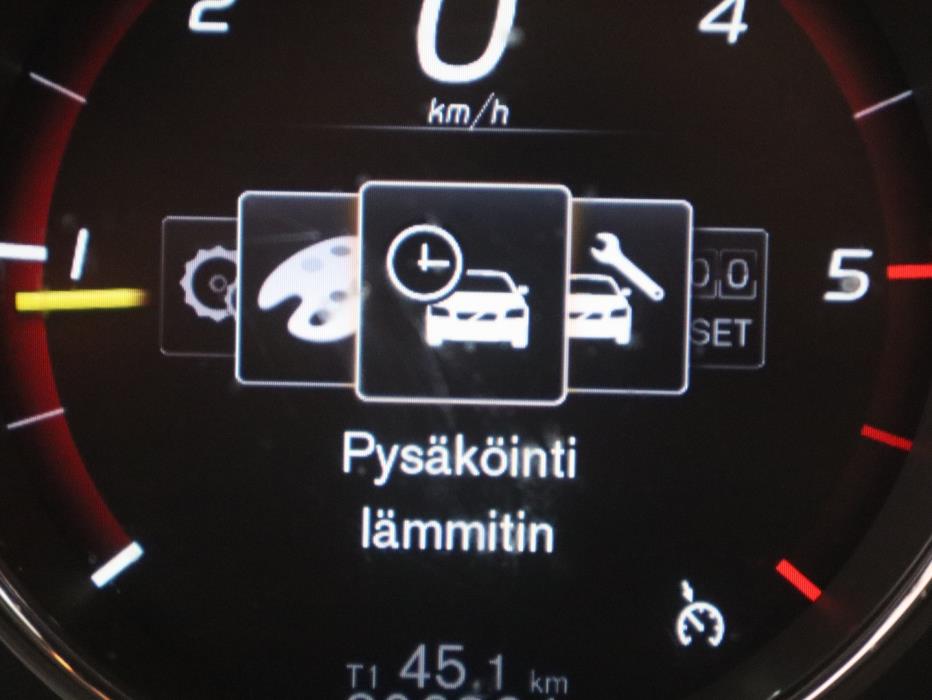 VOLVO V60 2015