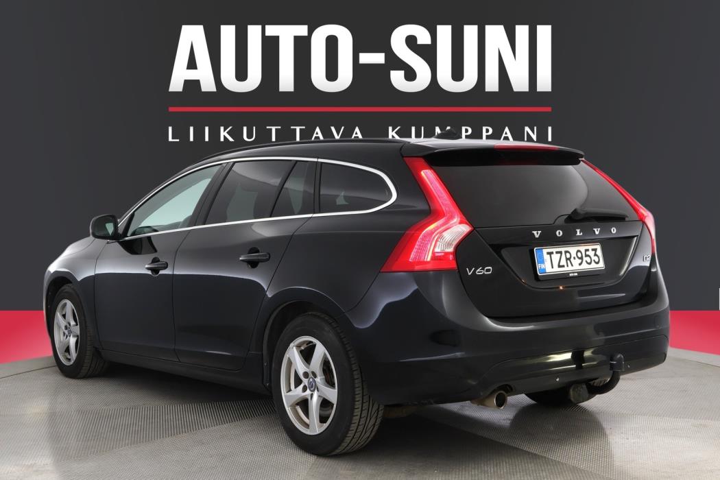 VOLVO V60 2015