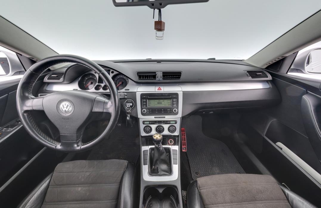 VOLKSWAGEN Passat 2006