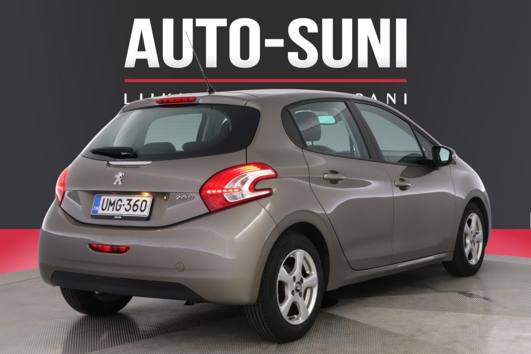 PEUGEOT 208 2012