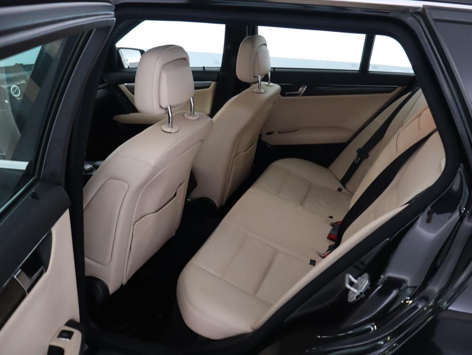 MERCEDES-BENZ C 2009