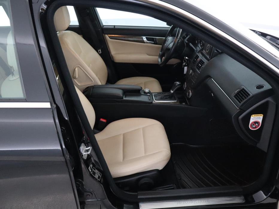 MERCEDES-BENZ C 2009