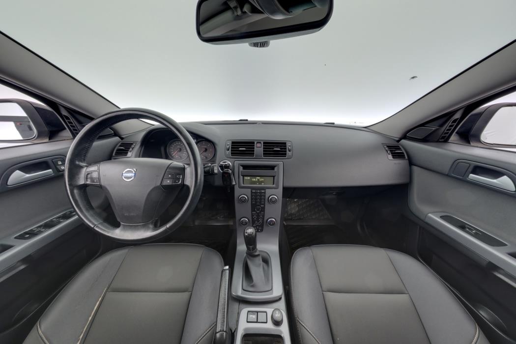 VOLVO V50 2010